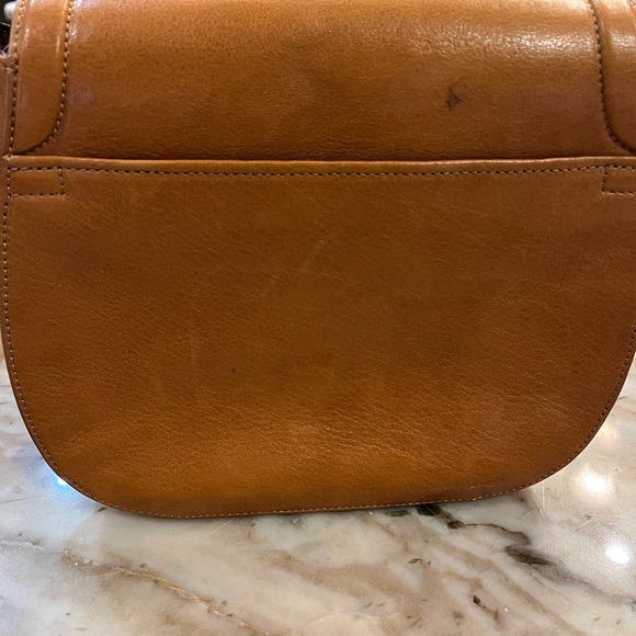 Bene Italian Leather Holmes Crossbody Bag - Picture 6 of 13